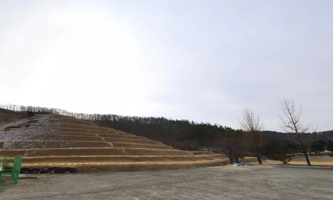 꽃동네 정진석센타(봉안당) 외관·전경