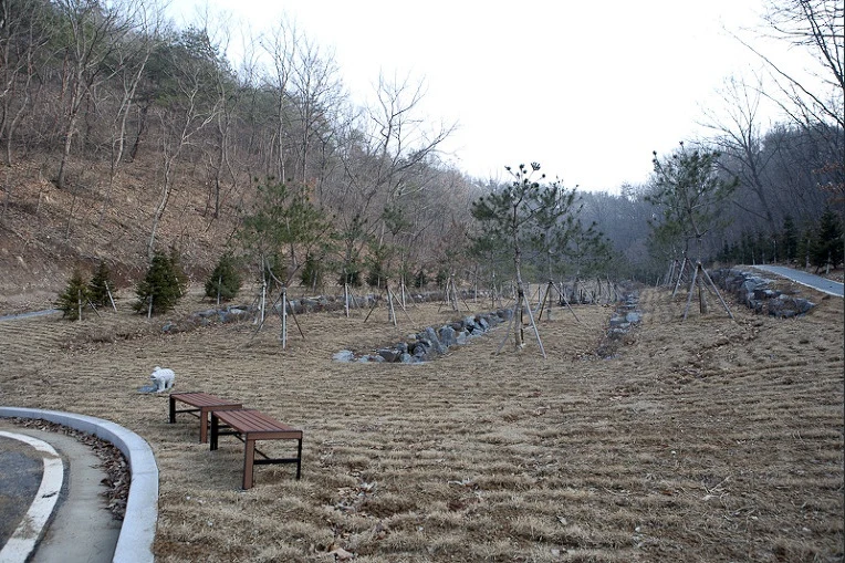 공주나래원 자연장지 자연장지 전경