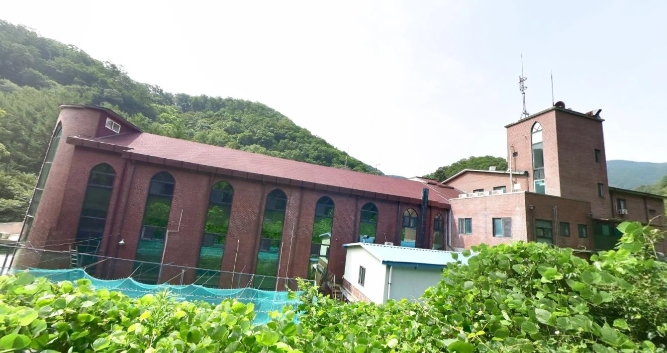 설악그리쉼추모관 외관·전경