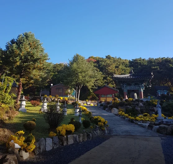 월명사 봉안탑 외관·전경