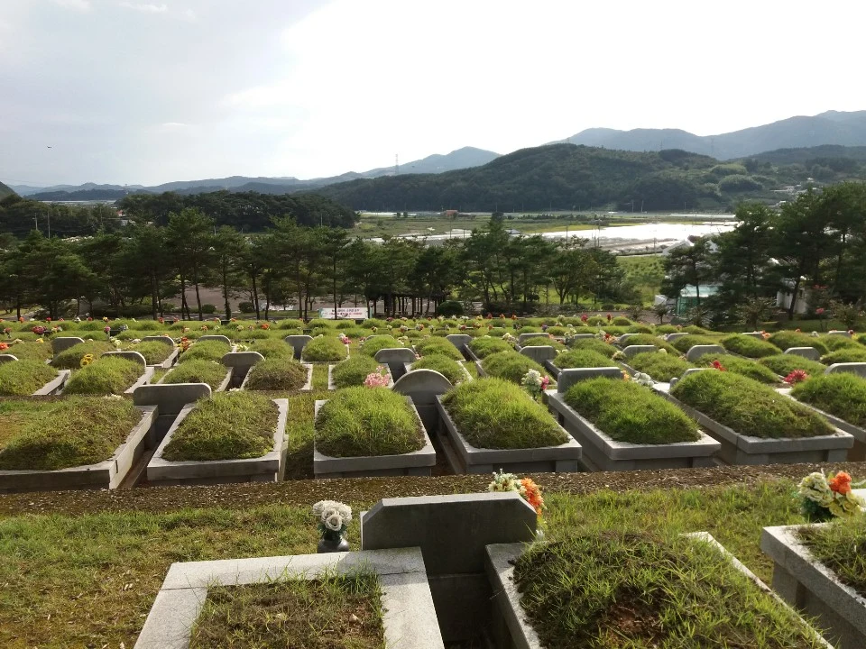 산청군공설묘지 본향원 외관·전경