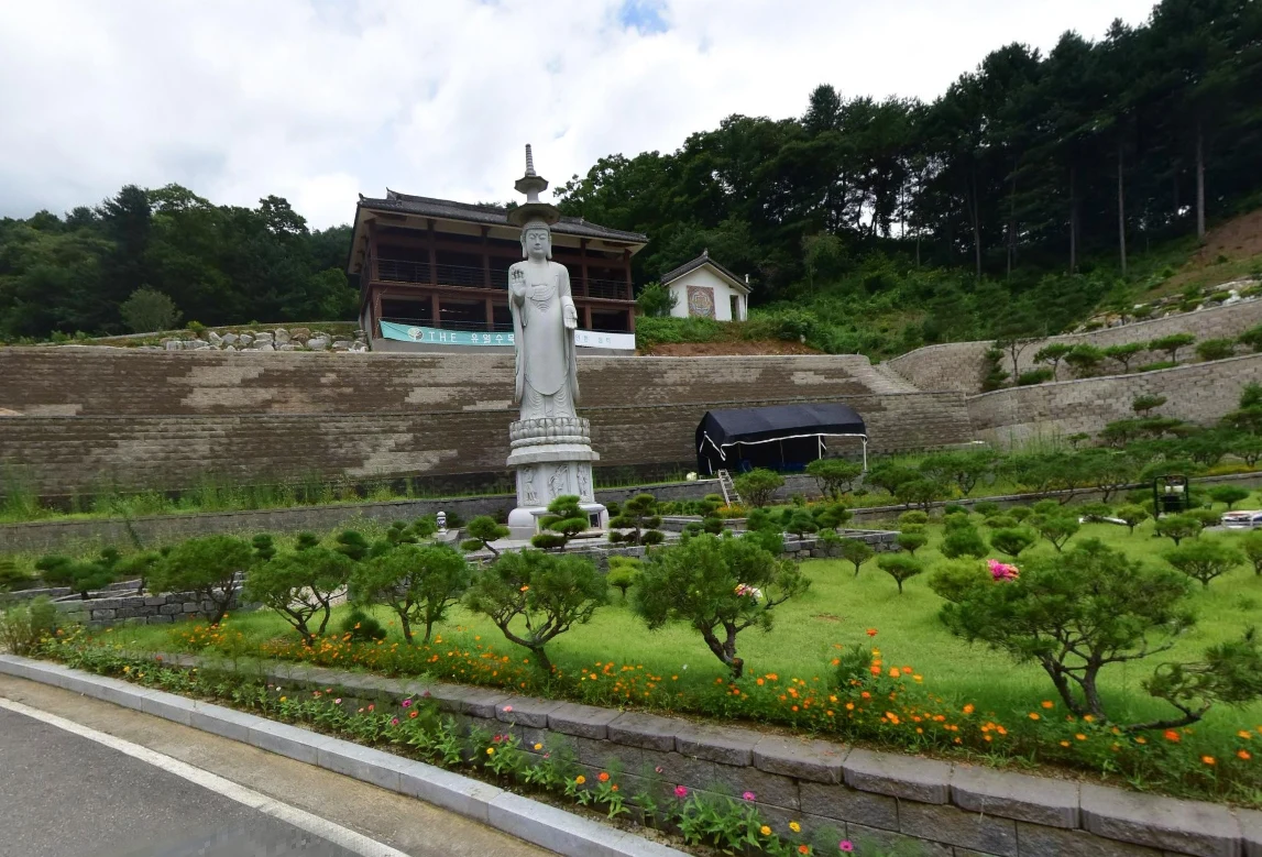 팔봉사 더유일추모공원 자연장지 전경