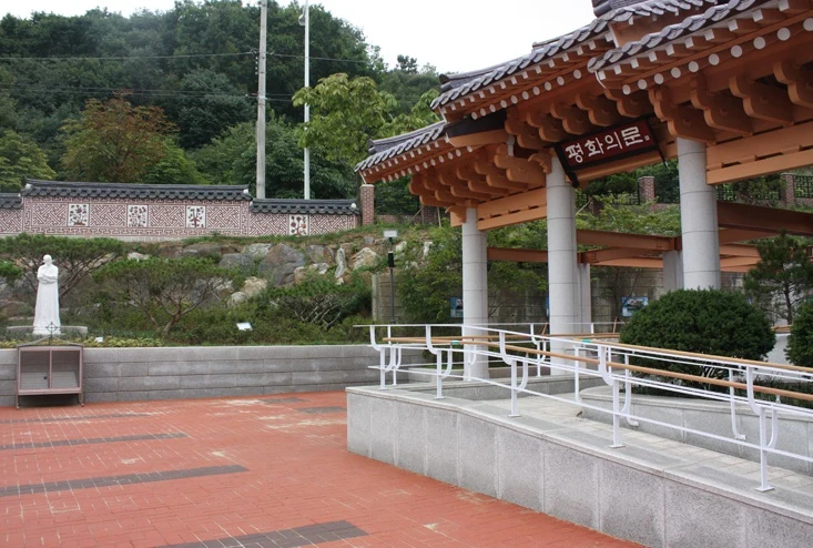 천주교평화의문 외관·전경